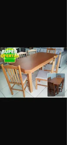Conjunto de Mesa e Cadeiras de Madeira
