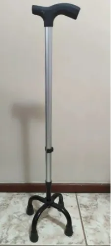 Bengala 4 pontas de alumínio altura regulável, ajustável, geralmente para idoso ou para qu