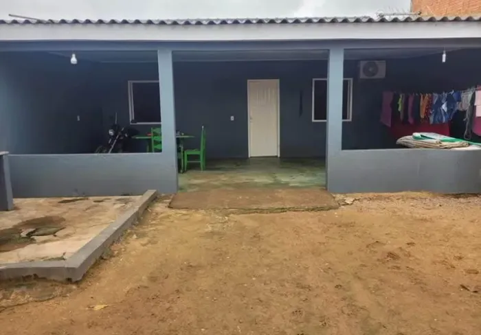 CASA NO DISTRITO F