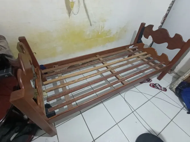 Vendo base de cama em perfeito estado