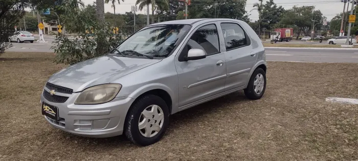 GM Celta Spirit LT 1.0 com GNV 
