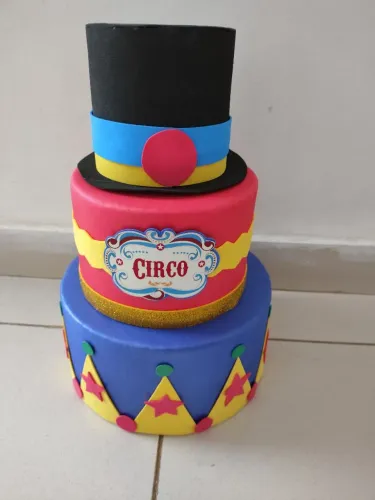 Bolo fake Circo em EVA