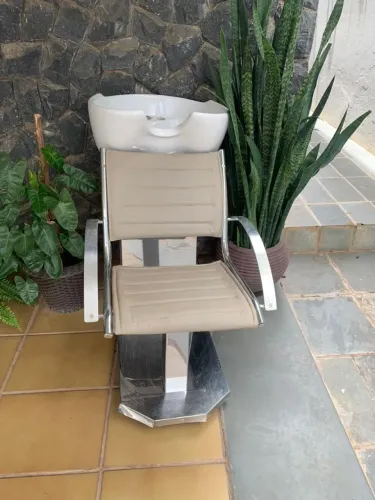 Vende-se, utensílios de salão. 