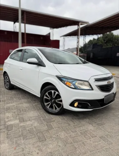 Chevrolet Onix Hatch LT 1.4 8V Flex Power Mec. 4P 2013