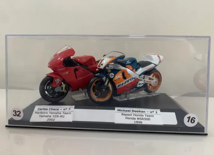 Miniatura MotoGP Yamaha YZR-M1 e Honda NSR-500