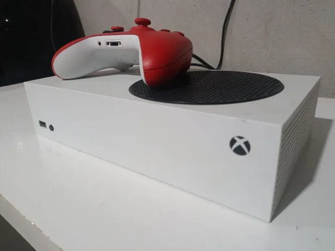 Console Xbox Series S 500 GB + Controle sem fio Pulse Red