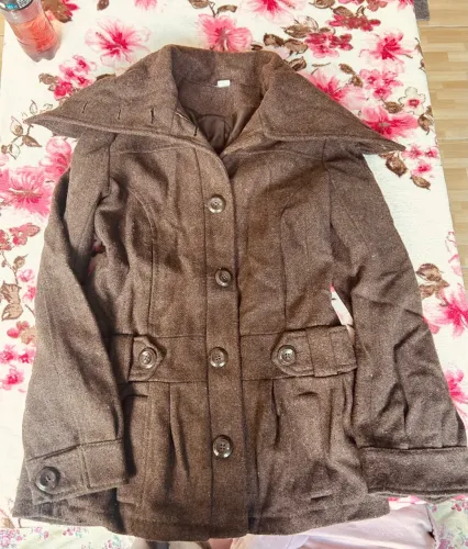 Casaco de Lã Batida Femininos - Forrados e em Ótimo Estado!