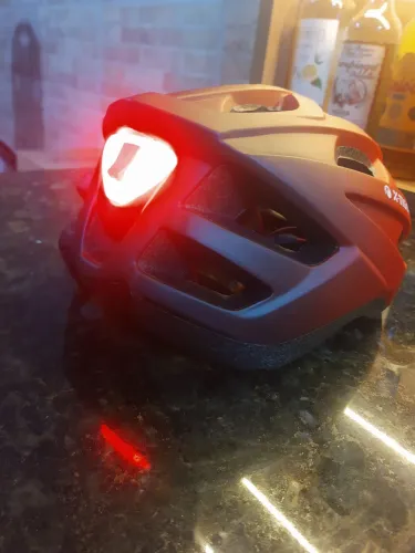 Capacete de Ciclismo com Luz Traseira X Tiger