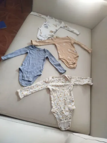 Vendo 4 conjunto da carter's só 2 meses de uso