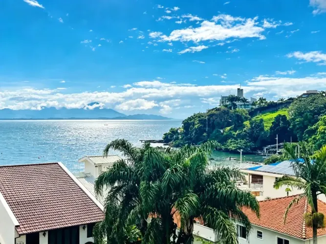 Imóvel para aluguel com 216 metros quadrados com 4 quartos em Coqueiros - Florianópolis -