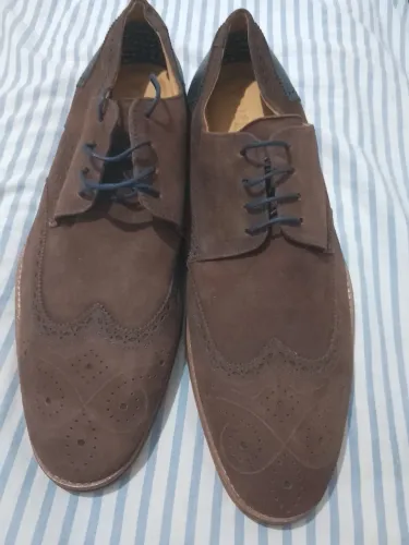 Sapatos marca VICCINI feitos artesanalmente em couro e camurça