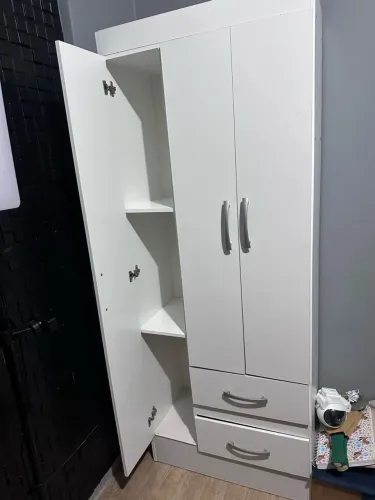 Roupeiro branco barato pouco usado impecável