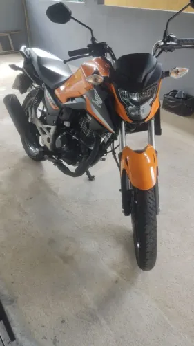 Motos