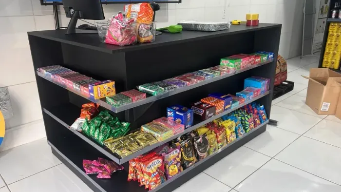 Balcão de vendas para caixa com expositor