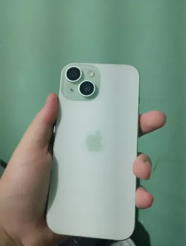 Troca-se iPhone 15 verde e notebook hp