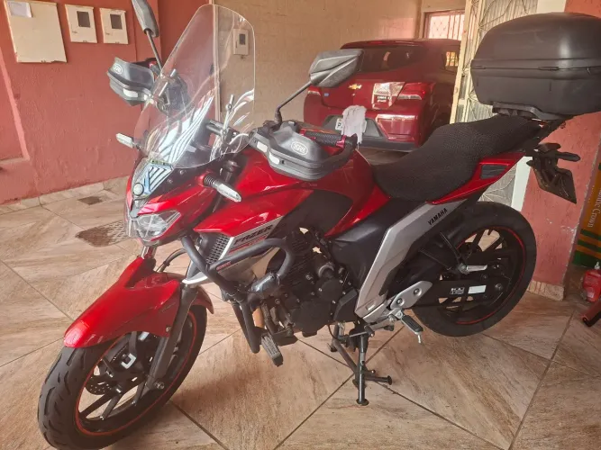 Vendo Moto fazer 250