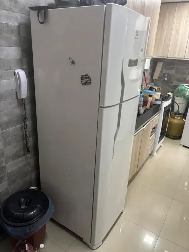 GELADEIRA ELECTROLUX DF80 - 371 LITROS FROST FREE