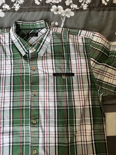 Camisa de algodão, listrada, tamanho médio, da Zara argentina, em excelente estadodo