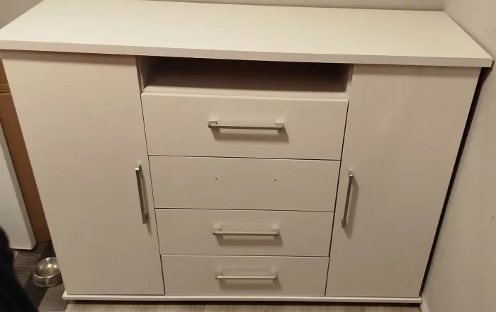 Vendo cômoda