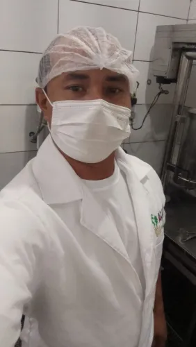 Estou disponível para trabalhar os finais de semana aos domingos