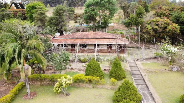 Chácara para Venda em Pedra Bela, zona rural, 3 dormitórios, 1 suíte, 2 banheiros