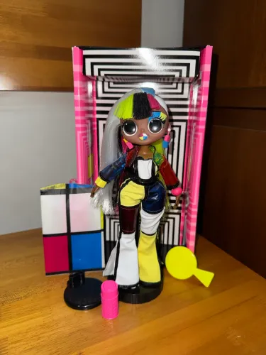 Boneca Lol Surprise Omg Lights Series Angles