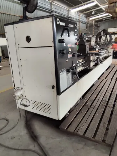 Torno Mecânico Romi ES40B com cava  815X4000 mm