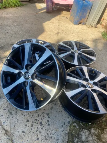 Rodas Yaris xls Toyota