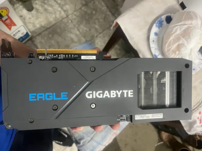 placa de vídeo rx 6600 gigabyte 8GB