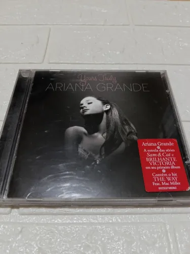 Ariana Grande Yours Truly.