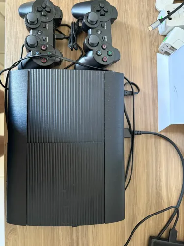 PlayStation 3 desbloqueado 1TB + lojinhas +2 controles