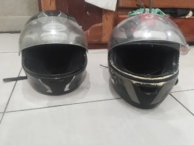 Vendo dois capacetes