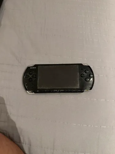 PSP 3000 com 4 jogos 