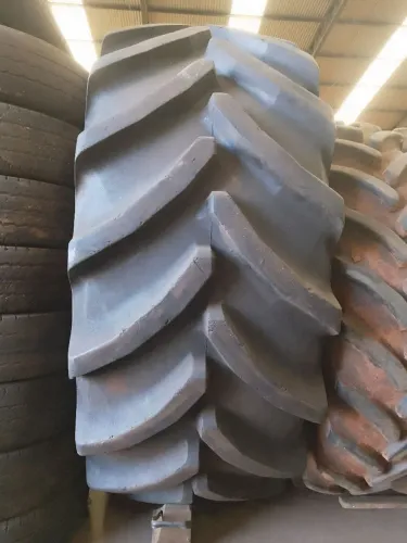 Vende-se 1 pneu 710/70R38 semi-novo 
