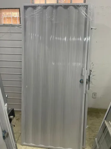 Vendo portão de alumínio, aceito ofertas