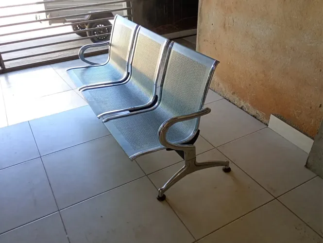 Cadeira tripla recepção 