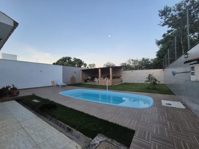 Casa Linear em condomínio fechado, com 4 qtos 1 suite , 2 vagas