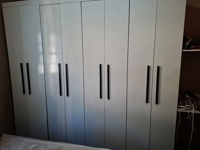 Guarda roupas 8 portas