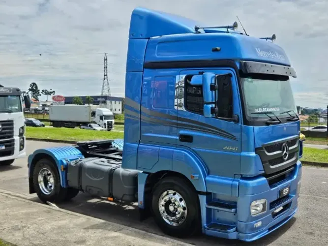 Mercedes Benz Axor 2041 4x2 Ano 18 Teto Alto Automático Mola Roda de Alumínio e pneu novos