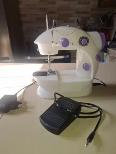 Mini Máquina de costura