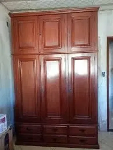 Guarda roupa pra doação