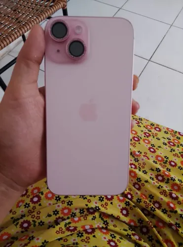 Vendo iPhone 15 na cor Rosa 512 GB