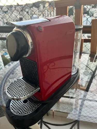 Cafeteira Nespresso CitiZ vermelha 110v