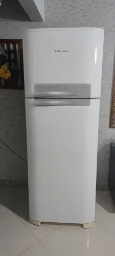 Geladeira Electrolux 2 portas Frost Free 125V - funcionando