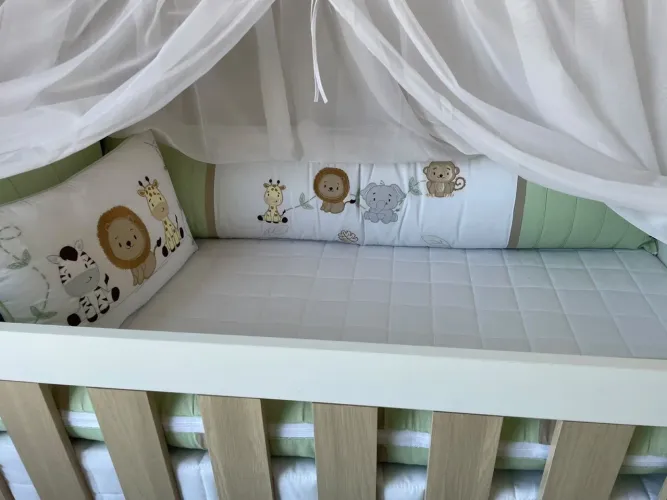 Berço bebê novo
