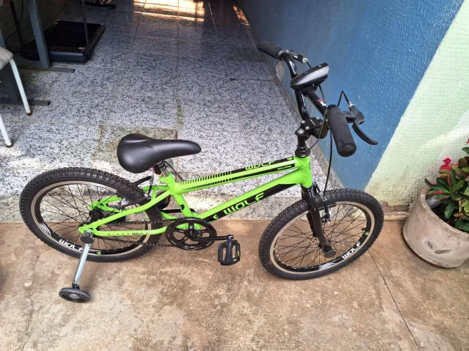Bicicleta aro 20 nova com nota fiscal nunca foi usada.