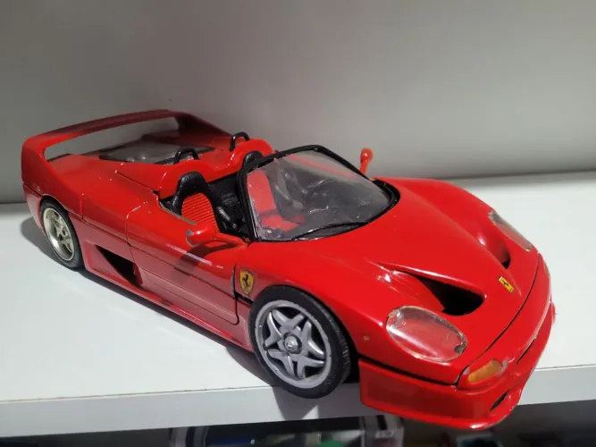 Miniatura Ferrari 1/18