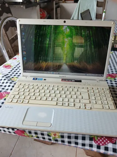 Vendo notebook Sony core i3