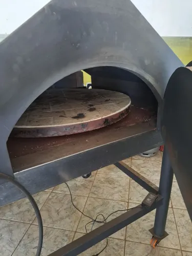 Forno para assar pizza e churrasqueira giratória 