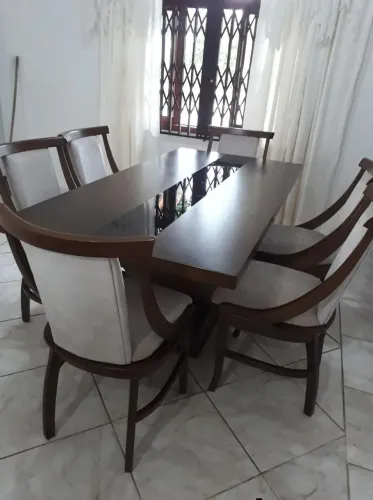 Conjunto de Mesa e Cadeiras de Jantar